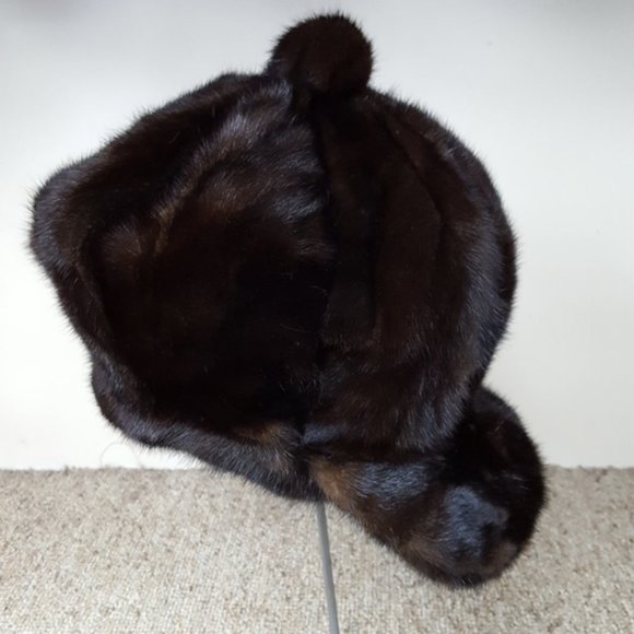 Black Mink Fur Sections Apple Cap - Picture 1 of 3